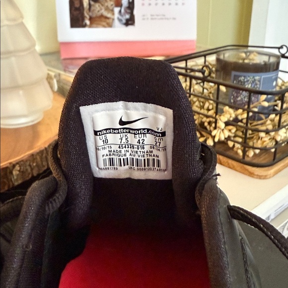 Nike Shox - Picture 4 of 6